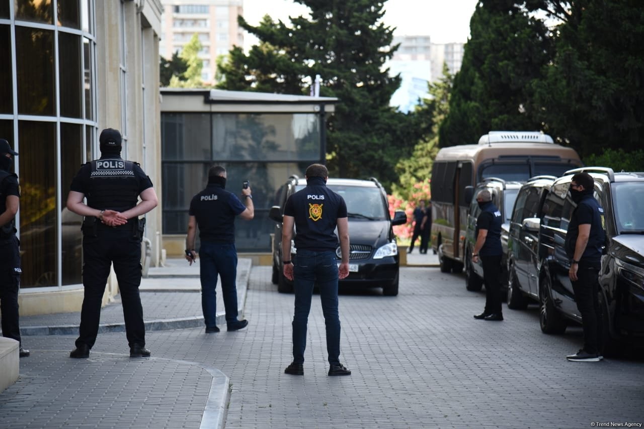 Məhkəmə “Sputnik Azərbaycan”ın icraçı direktoru və şef redaktoru barədə