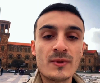 Bu video Ermənistanı qarışdırdı - bu gənc İrəvanın baş meydanından Azərbaycan üçün bunu etdi -