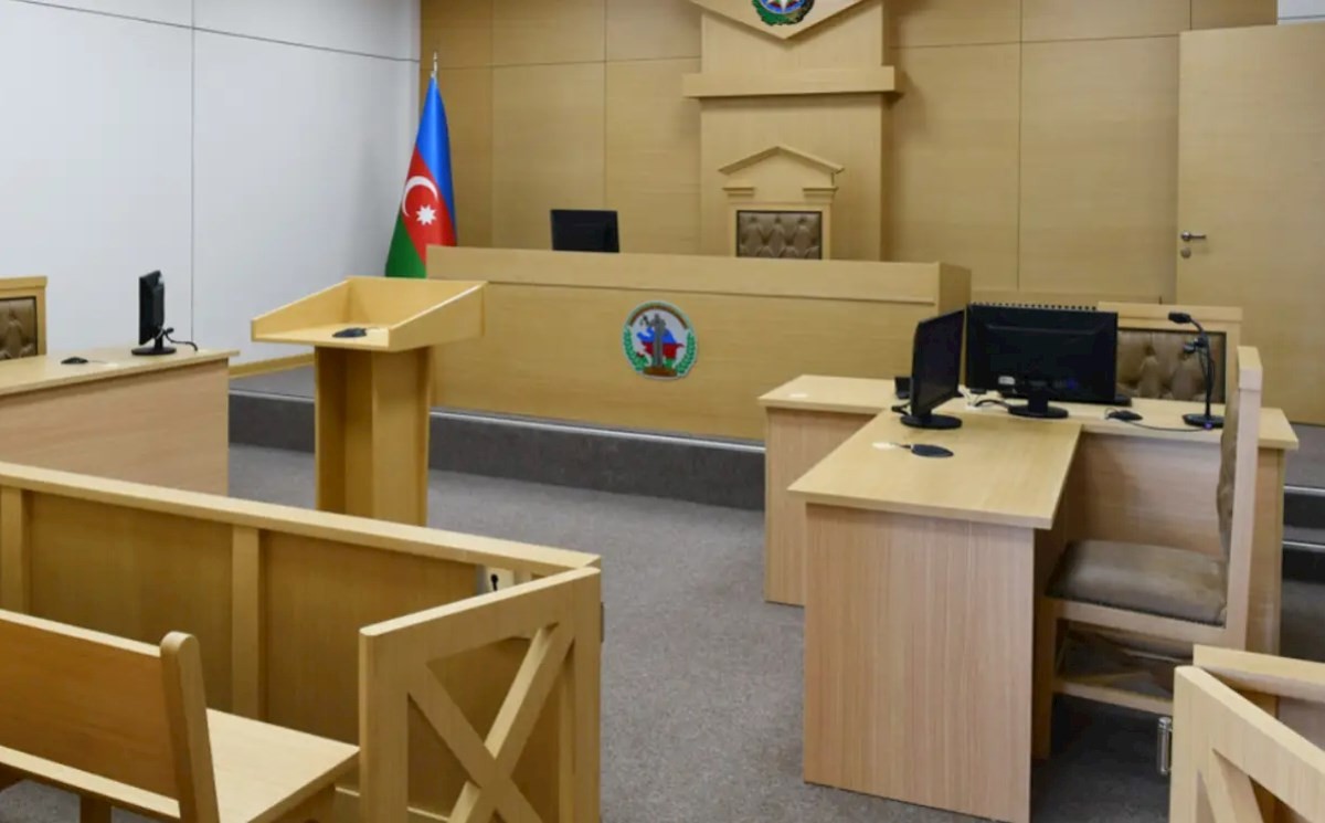 Rusiyada 12 il əvvəl törədilən dəhşətli cinayət: Bakıda məhkəmə davam edir