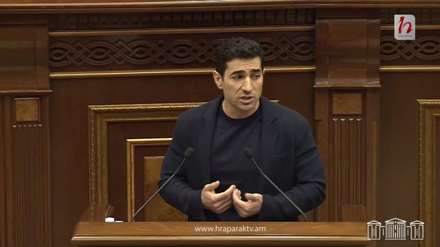 Ermənistan parlamentində dava: Köçəryanın oğlu hədələndi –
