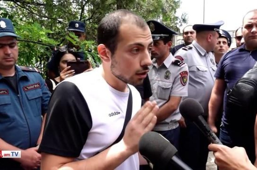 "Maşına öz istəyimlə minmişəm, amma..." - Paşinyanın oğlu (VİDEO)<span class="qirmizi"></span>