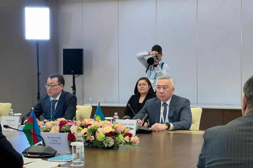 Казахстан и Азербайджан прорабатывают соглашение о поставке локомотивов  - министр<span class="qirmizi"></span>