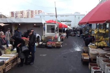 На рынке "8-й километр" произошел пожар - Видео