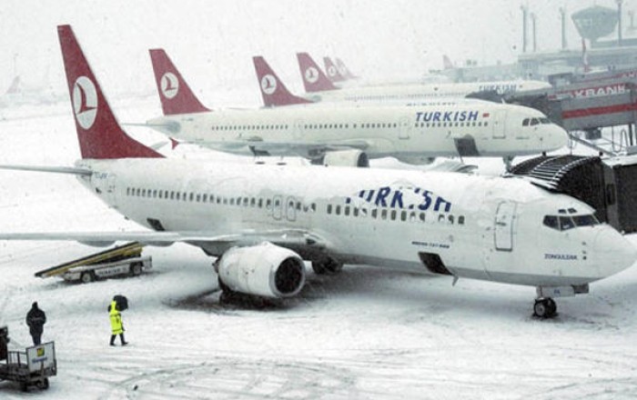 В Стамбуле отменили более 50 рейсов