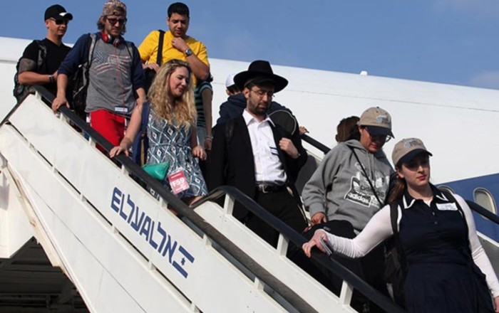 Израиль повысил уровень угрозы для своих граждан при поездках в 80 стран