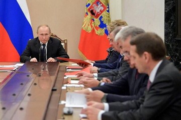 Putin TŞ-nin iclasını keçirdi