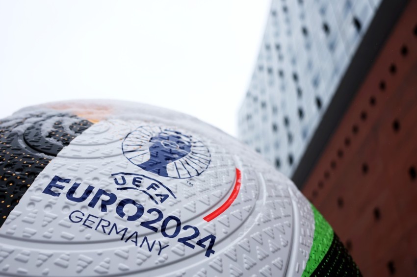 СМИ: Мячи на Евро-2024 будут фиксировать игру рукой и офсайд