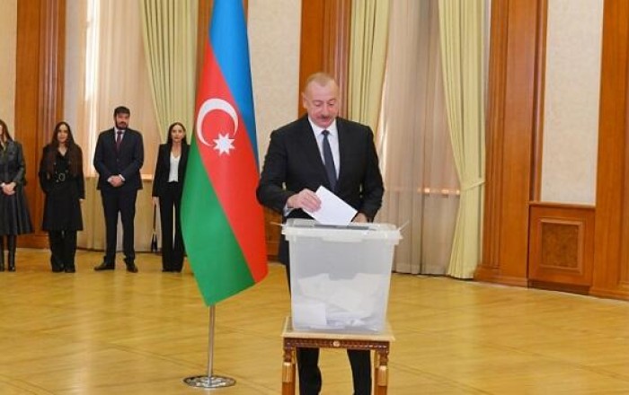 ABŞ-ın 7 fevral seçkisinə qərəzi: Rəqib kim olacaqdı?