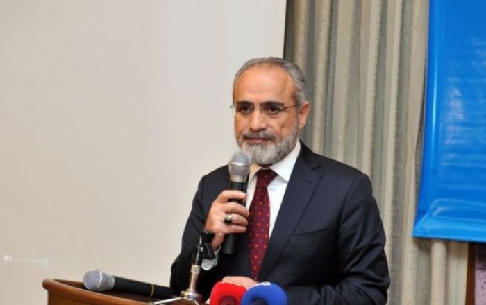 Topçunun Əliyevə təbriki: Bir ananın iki oğlu...
