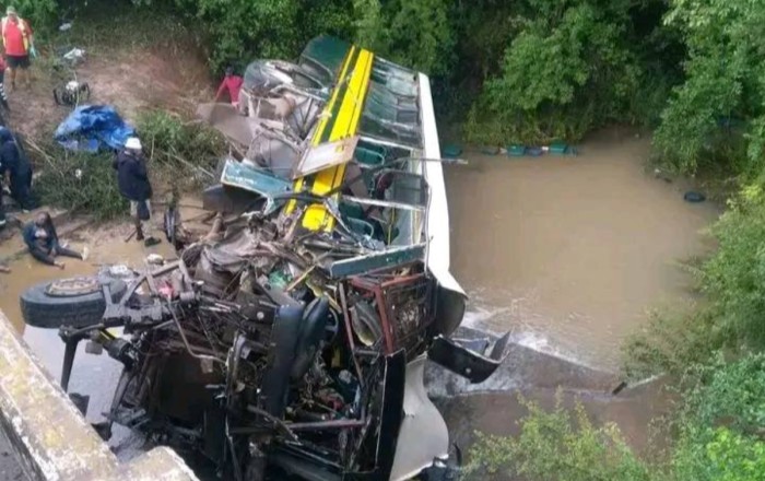 CAR-da FACİƏ: Zəvvarları daşıyan avtobus aşıb, 45 nəfər ölüb