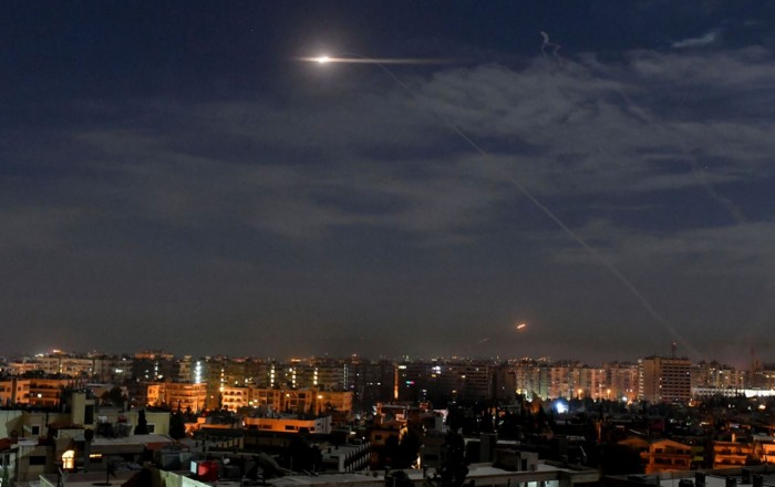 İsrail Suriya ordusunun mövqelərini bombalayıb: 40-a yaxın hərbçi ölüb -