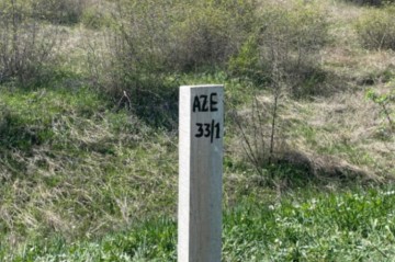 На границе Азербайджана и Армении установлен первый пограничный столб -