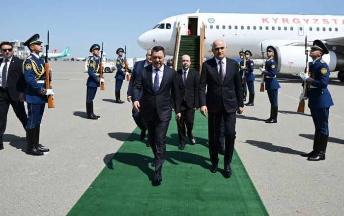 Qırğızıstan Prezidenti Azərbaycana gəldi