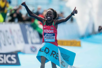 Кенийка установила мировой рекорд в марафоне на женских соревнованиях