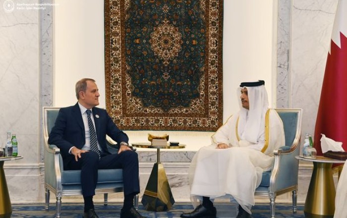 Джейхун Байрамов встретился с премьер-министром Катара