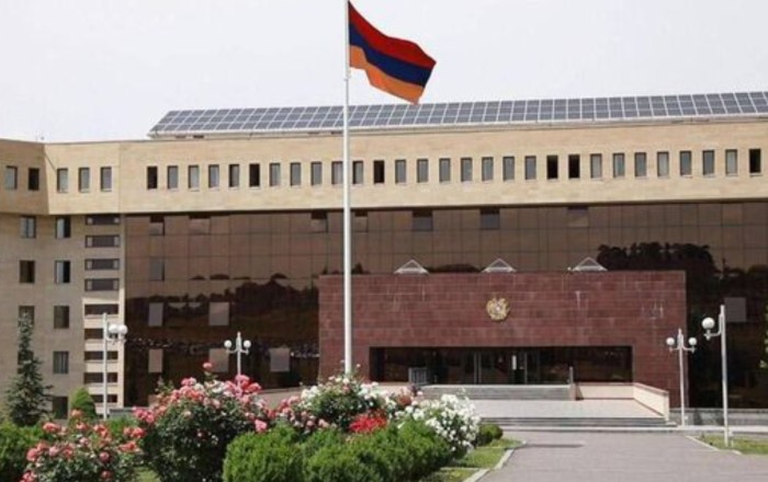 Минобороны Армении примет меры по идентификации лиц в военной форме на акции протеста