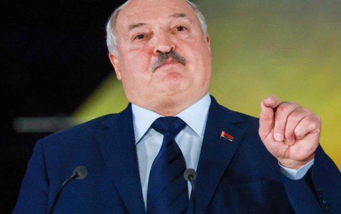 Лукашенко заявил, что в Украине решается судьба мира