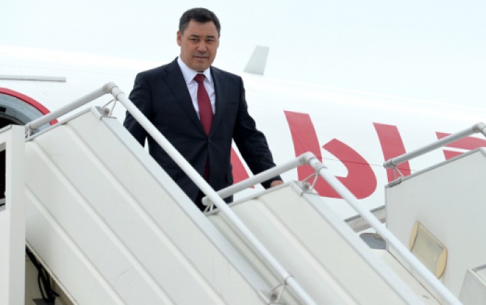 Садыр Жапаров вылетел в Баку
