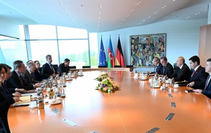 В Берлине началась встреча Президента Азербайджана и канцлера ФРГ в расширенном составе