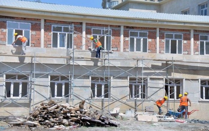 На освобожденных территориях строятся 13 школ: две уже построены