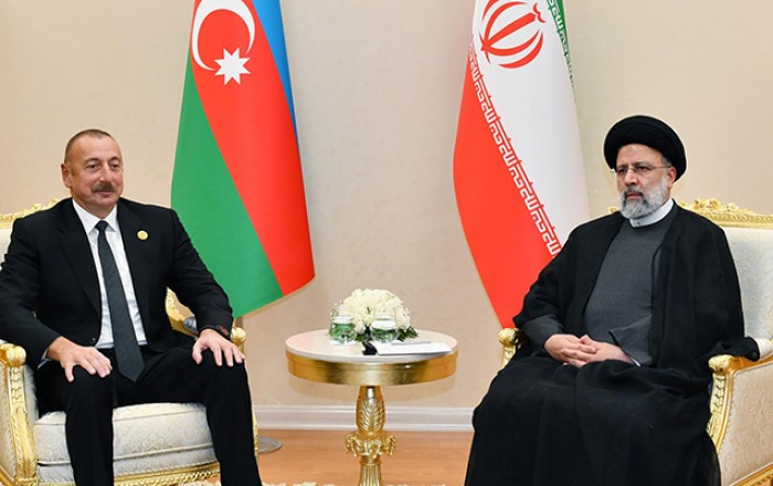 İlham Əliyev sərhəddə İran Prezidenti ilə görüşdü -
