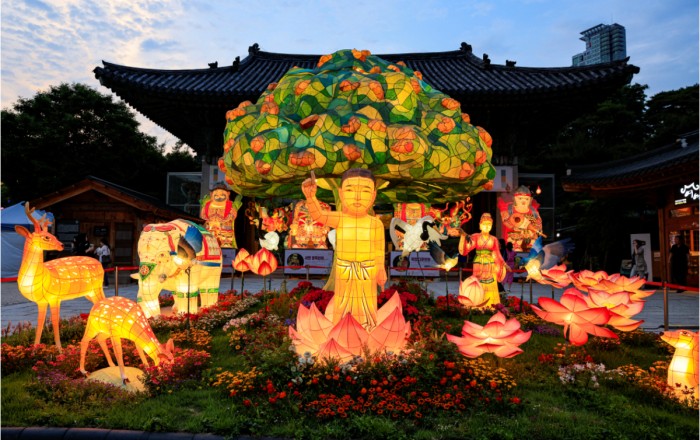 В Сеуле проходит фестиваль лотосовых фонарей в преддверии Дня рождения Будды - ФОТО