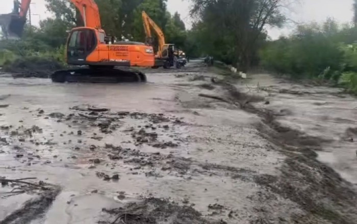 Азербайджанские регионы страдают от наводнения