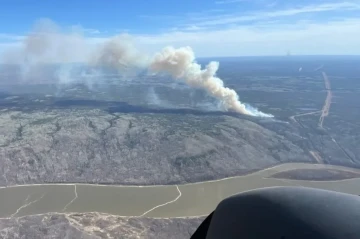 Thousands told to evacuate due to British Columbia, Canada wildfire