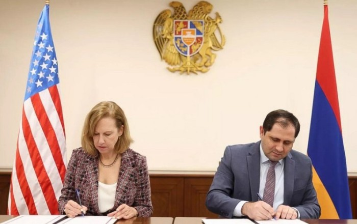 Глава Минобороны Армении и посол США обсудили сотрудничество в сфере безопасности