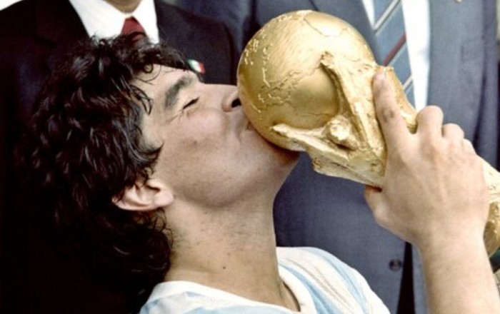 "Золотой мяч" Диего Марадоны выставили на аукцион