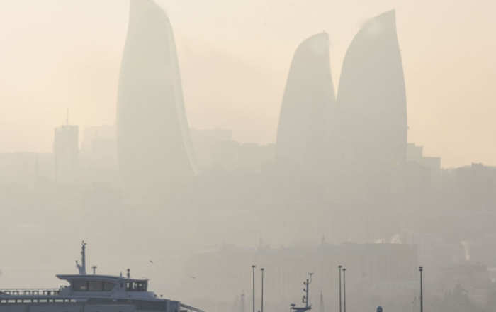 Концентрация пыли в воздухе Баку и на Абшероне превышает норму в 2 раза