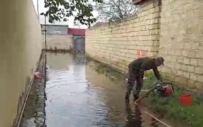 Kürdəmir və Saatlıda bəzi əraziləri su basdı - Video