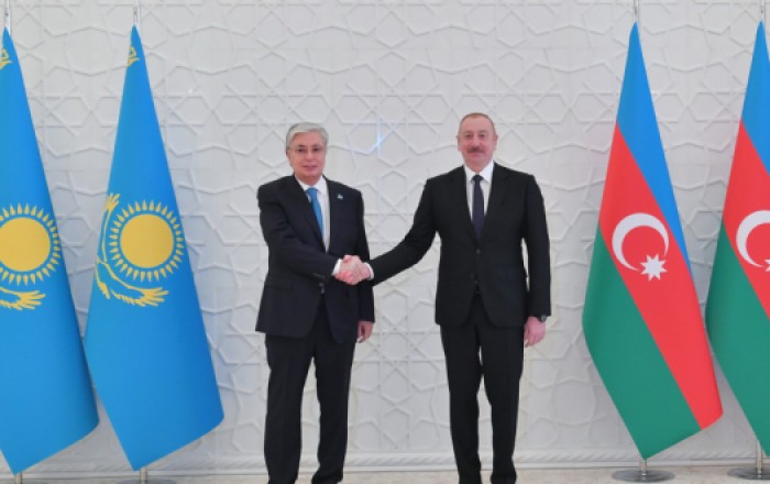 Алиев поздравил Токаева