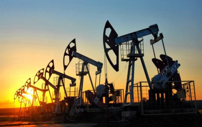 Цена на азербайджанскую нефть незначительно снизилась