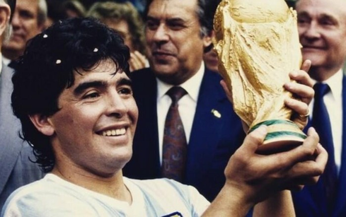 Maradonanın hərraca çıxarlan "Qızıl top"u oğurluqdur? - ŞOK İDDİA