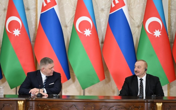 Роберт Фицо: Азербайджан является образцовой страной с точки зрения суверенитета