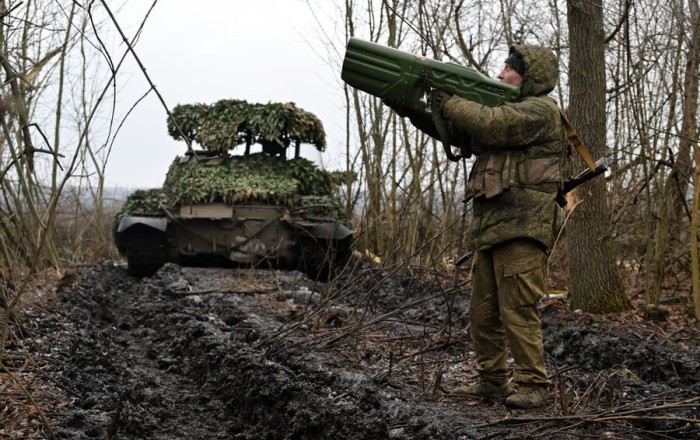 Guardian: ABŞ-ın hərbi yardımı gecikdirməsi Ukraynaya baha başa gəlib