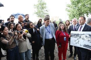 Участники Всемирного форума ознакомились с разрушенными памятниками Агдама - ФОТО