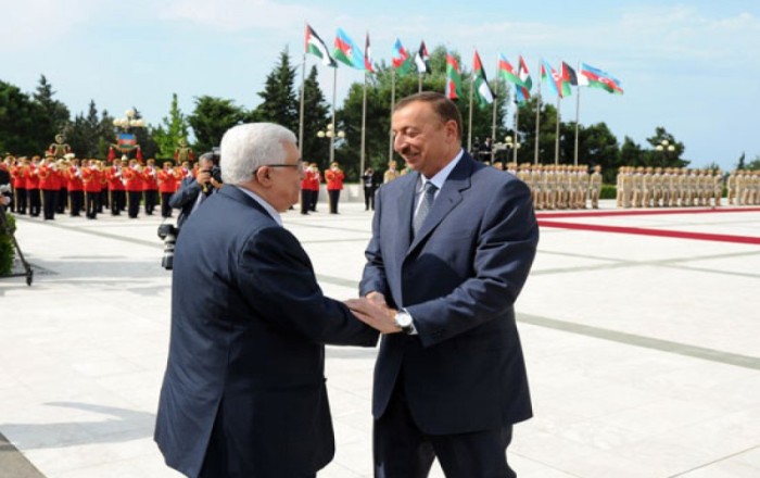 Махмуд Аббас поздравил Президента Азербайджана