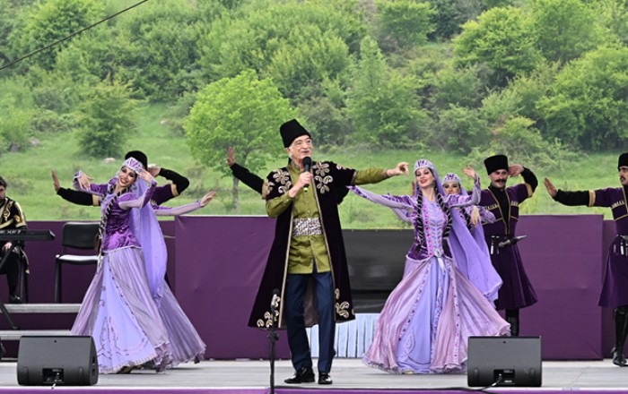 “Xarıbülbül” festivalından maraqlı anlar - Video