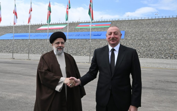 Раиси: Враги не хотят видеть развития ни Азербайджана, ни Ирана