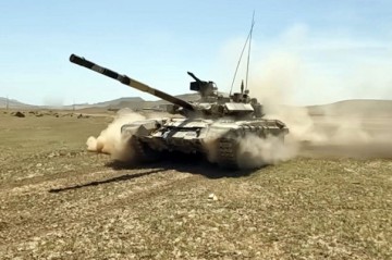 Azerbaijani army’s tank units hold intensive combat training sessions - VIDEO