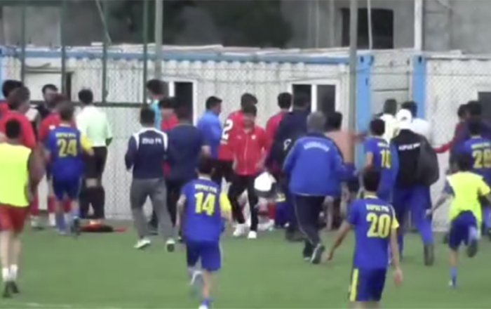 Gəncədə futbolçuların döyüldüyü davanın - Videosu