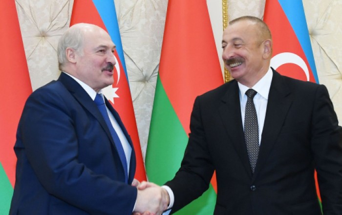 Лукашенко отправился в Азербайджан