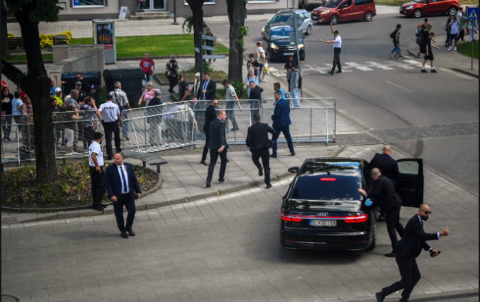 Reuters: Slovakiya Fikonu öldürməyə cəhd edən şəxsin təkbaşına hərəkət etmədiyi versiyasını yoxlayır