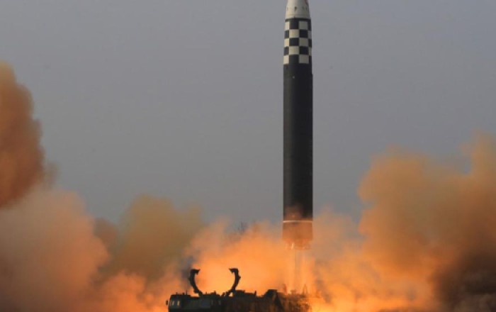 Северная Корея запустил 10 баллистических ракет