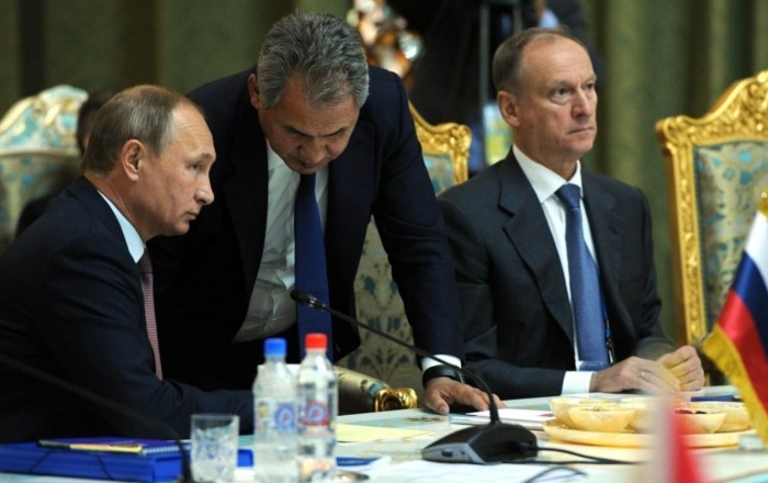 Путин обсудил с Совбезом РФ отношения со странами СНГ