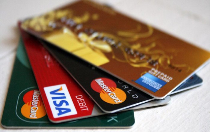Bankların yeni fırıldağı: “Məcburi kredit kartı verilir” -
