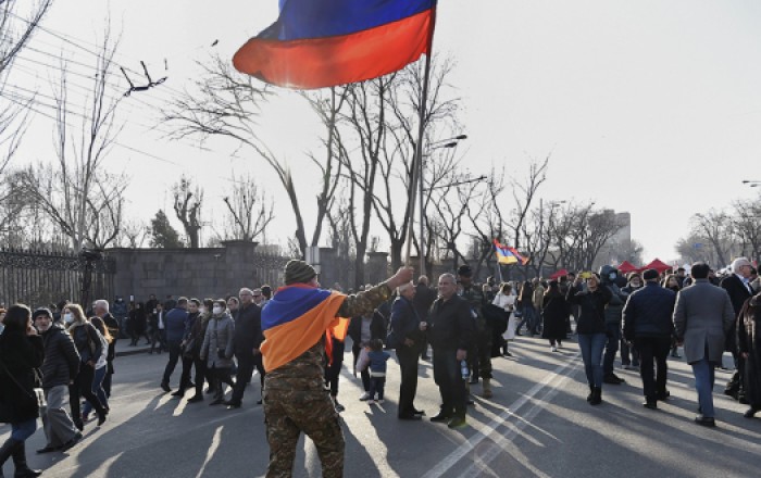 Власти Армении взялись за протестующих