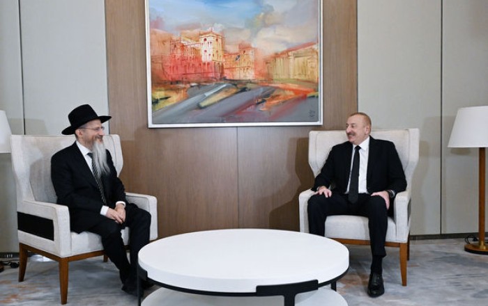 Президент Ильхам Алиев принял главного раввина России -